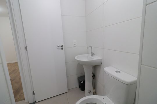 Banheiro de apartamento para alugar com 2 quartos, 37m² em Jurubatuba, São Paulo