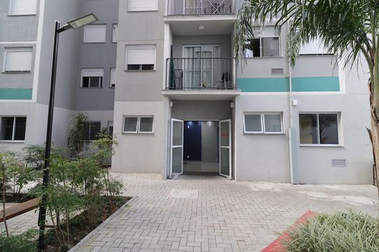 Fachada do bloco de apartamento para alugar com 2 quartos, 37m² em Jurubatuba, São Paulo