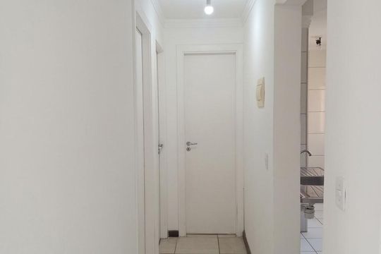 Corredor de apartamento para alugar com 2 quartos, 55m² em Jardim Tatiana, Votorantim