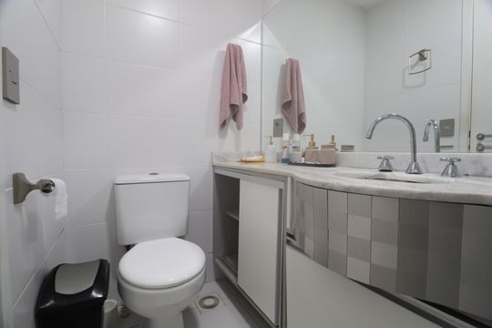 Banheiro Suíte de apartamento para alugar com 2 quartos, 62m² em Marechal Rondon, Canoas