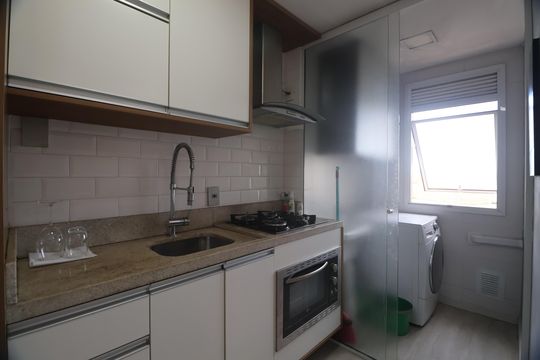 Cozinha - Armários de apartamento para alugar com 2 quartos, 62m² em Marechal Rondon, Canoas