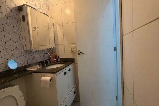 Banheiro de apartamento à venda com 2 quartos, 54m² em City Bussocaba, Osasco