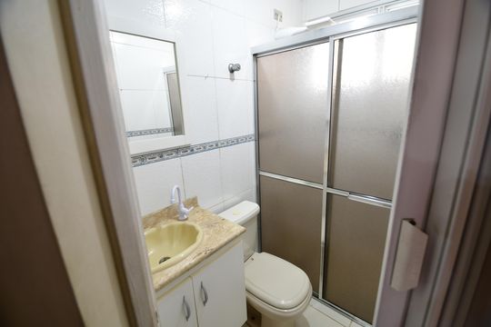 Banheiro de apartamento para alugar com 1 quarto, 45m² em Centro, Campinas