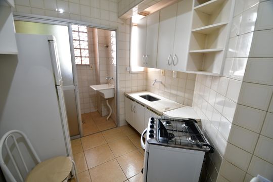 Cozinha de apartamento para alugar com 1 quarto, 45m² em Centro, Campinas