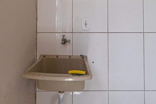 Área de serviço de apartamento para alugar com 2 quartos, 49m² em Jardim Santa Etelvina, São Paulo