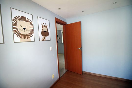 Quarto 2 de apartamento para alugar com 2 quartos, 50m² em Parada de Lucas, Rio de Janeiro
