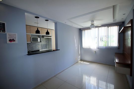 Sala de apartamento para alugar com 2 quartos, 50m² em Parada de Lucas, Rio de Janeiro