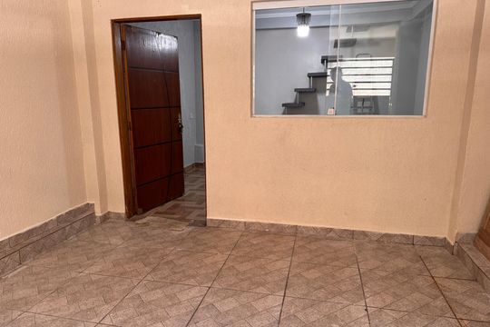 Casa para alugar com 2 quartos, 80m² em Jardim Barbacena, Cotia
