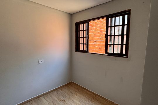Casa para alugar com 2 quartos, 80m² em Jardim Barbacena, Cotia
