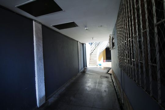 Corredor de acesso de casa à venda com 2 quartos, 110m² em Coelho Neto, Rio de Janeiro