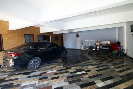 Garagem de casa à venda com 2 quartos, 110m² em Coelho Neto, Rio de Janeiro
