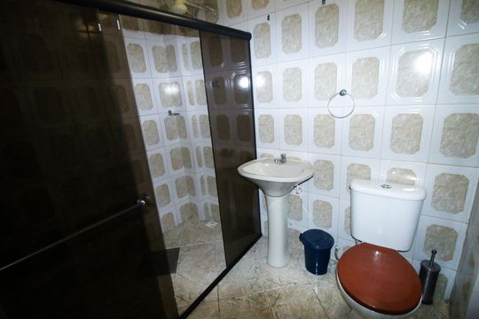 Banheiro de serviço de casa à venda com 2 quartos, 110m² em Coelho Neto, Rio de Janeiro