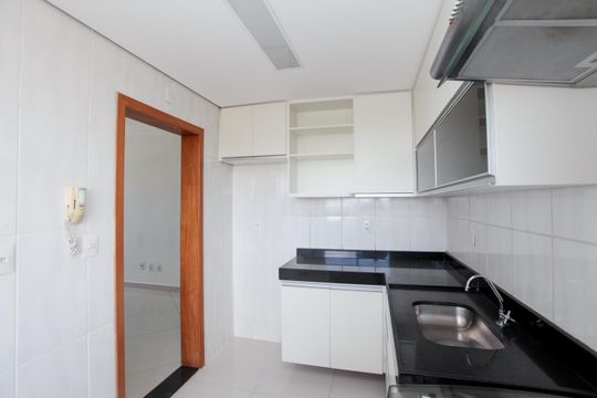 Cozinha e Área de Serviço de apartamento à venda com 3 quartos, 81m² em Europa, Contagem