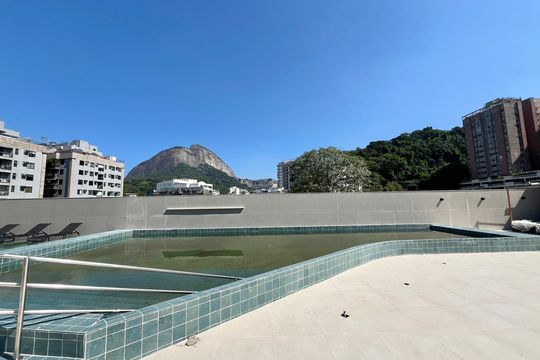 Área comum - Piscina de apartamento à venda com 2 quartos, 63m² em Gávea, Rio de Janeiro