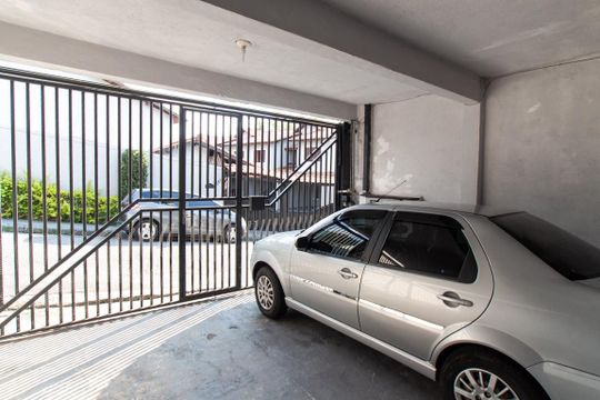 Garagem de casa à venda com 4 quartos, 100m² em Vila Medeiros, São Paulo