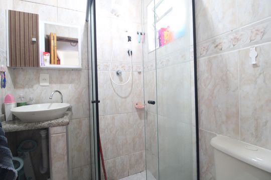 Banheiro de apartamento à venda com 3 quartos, 56m² em Conjunto Habitacional Brigadeiro Faria Lima, São Paulo
