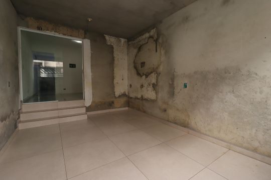 Garagem de casa à venda com 4 quartos, 100m² em Tamanduateí 8, Santo André