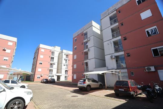 Fachada do bloco de apartamento para alugar com 2 quartos, 48m² em Fátima, Canoas