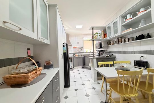 Cozinha de casa à venda com 3 quartos, 250m² em Santo Amaro, São Paulo