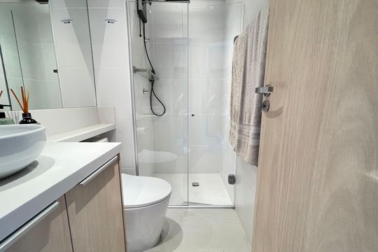 Banheiro de kitnet/studio para alugar com 1 quarto, 25m² em Butantã, São Paulo