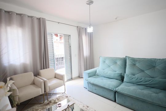 Sala de casa à venda com 3 quartos, 120m² em Rochdale, Osasco