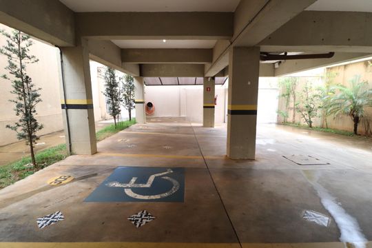 Garagem de apartamento para alugar com 2 quartos, 56m² em Santa Mônica, Uberlândia