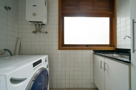 Área de serviço de apartamento para alugar com 2 quartos, 82m² em Jardim Botânico, Porto Alegre