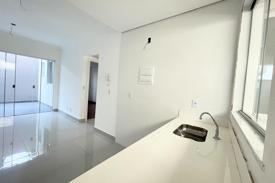 Cozinha de apartamento à venda com 2 quartos, 65m² em Santa Branca, Belo Horizonte