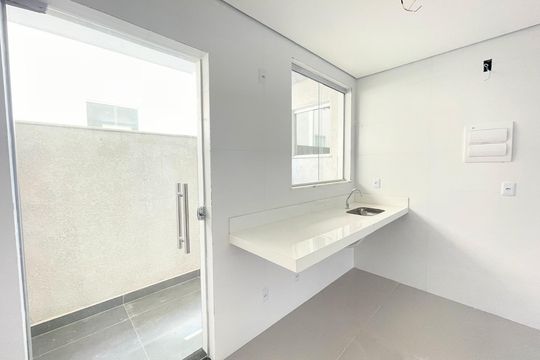 Cozinha de apartamento à venda com 2 quartos, 67m² em Santa Branca, Belo Horizonte