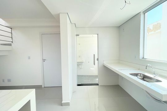 Cozinha de apartamento à venda com 3 quartos, 85m² em Santa Branca, Belo Horizonte