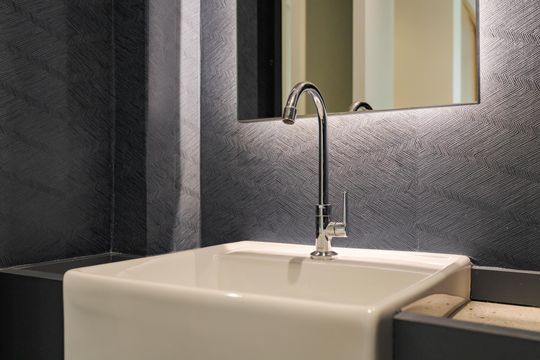 Lavabo de apartamento para alugar com 2 quartos, 89m² em Auxiliadora, Porto Alegre