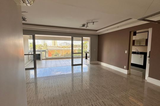 Apartamento para alugar com 3 quartos, 160m² em Santo Amaro, São Paulo