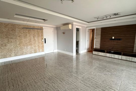 Apartamento para alugar com 3 quartos, 160m² em Santo Amaro, São Paulo