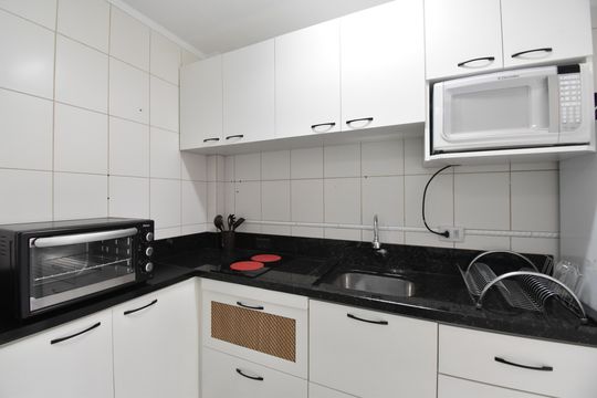 Cozinha de apartamento para alugar com 2 quartos, 51m² em Boa Vista, Curitiba