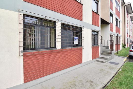 Placa de apartamento para alugar com 2 quartos, 51m² em Boa Vista, Curitiba