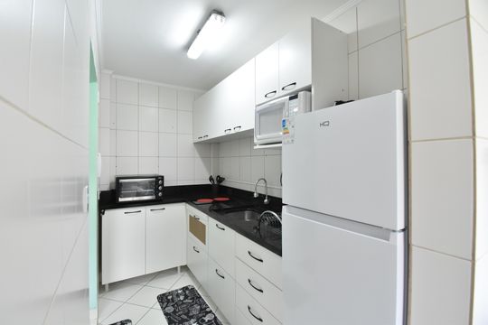 Cozinha de apartamento para alugar com 2 quartos, 51m² em Boa Vista, Curitiba