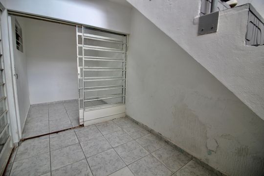 Quarto de serviço de casa para alugar com 2 quartos, 100m² em Parque Boturussu, São Paulo
