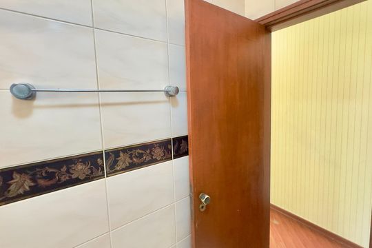 Banheiro 1 de casa à venda com 3 quartos, 180m² em Vila Pedro Moreira, Guarulhos