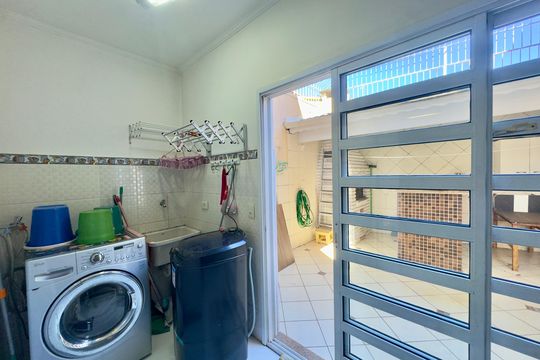 Área de Serviço de casa à venda com 3 quartos, 180m² em Vila Pedro Moreira, Guarulhos
