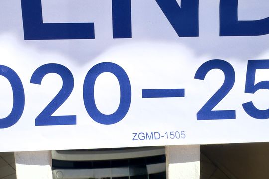 Código da placa ZGMD-1505 de casa à venda com 3 quartos, 180m² em Vila Pedro Moreira, Guarulhos