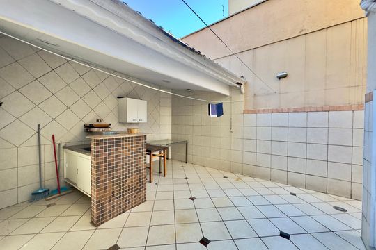 Quintal de casa à venda com 3 quartos, 180m² em Vila Pedro Moreira, Guarulhos