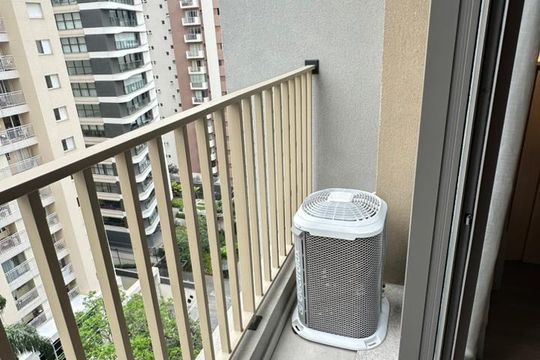 Varanda de kitnet/studio para alugar com 1 quarto, 25m² em Vila Olímpia, São Paulo