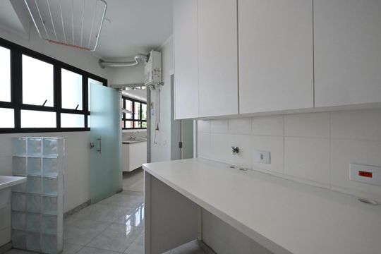 Área de Serviço  de apartamento para alugar com 3 quartos, 163m² em Vila Suzana, São Paulo