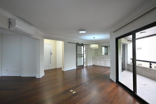 Apartamento para alugar com 3 quartos, 163m² em Vila Suzana, São Paulo
