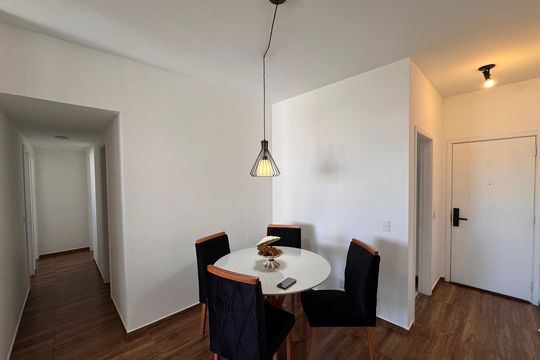 Sala de apartamento à venda com 3 quartos, 80m² em Barra da Tijuca, Rio de Janeiro