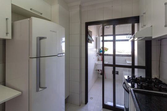 Cozinha de apartamento para alugar com 3 quartos, 68m² em Jardim Gopouva, Guarulhos