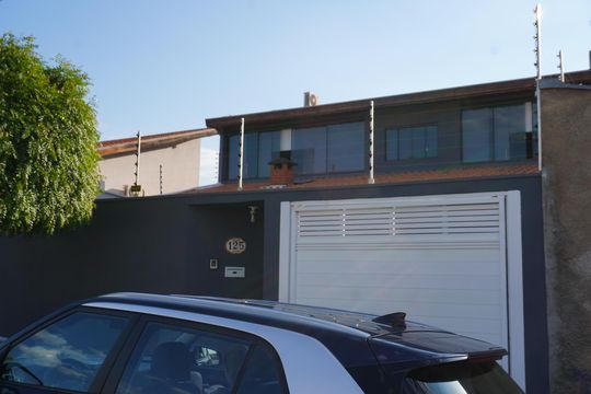 Fachada de casa à venda com 3 quartos, 200m² em Residencial Vale das Nogueiras, Americana