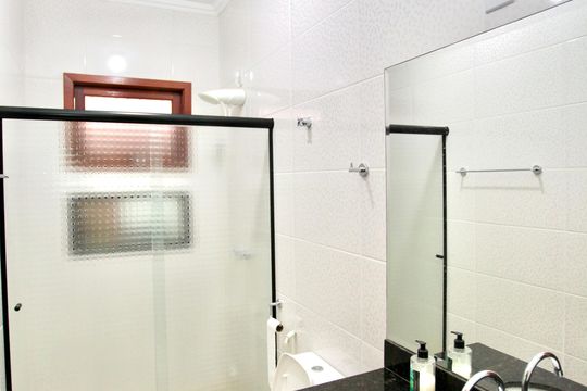 Banheiro Social de casa à venda com 3 quartos, 168m² em Tropical, Contagem