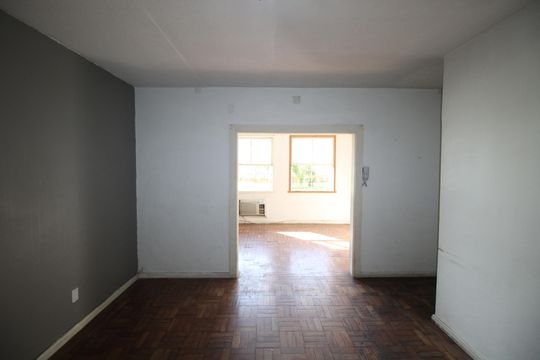 Sala de apartamento para alugar com 1 quarto, 59m² em Rubem Berta, Porto Alegre