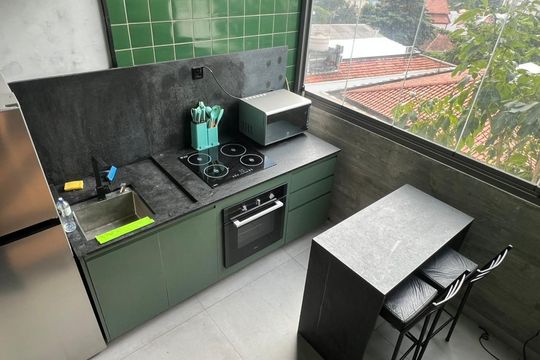 Cozinha de apartamento para alugar com 1 quarto, 50m² em Sumarezinho, São Paulo